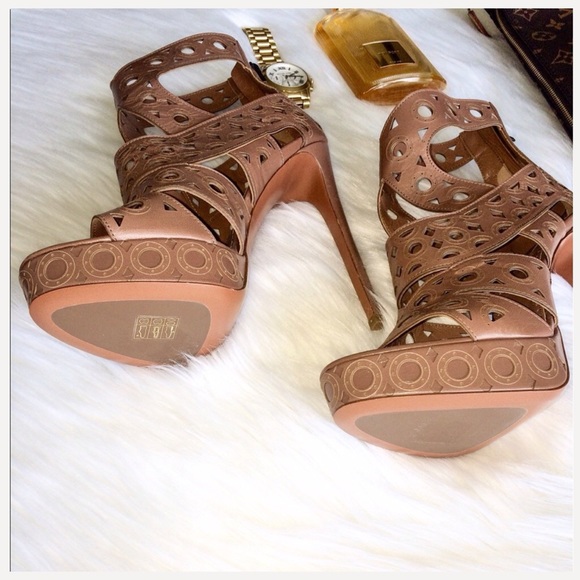 ALAIA STTUDED PLATFORM HEELS SANDALS NWOT - Picture 3 of 7